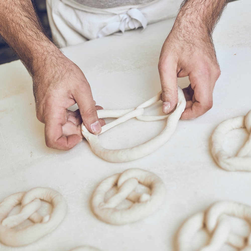 Brezel in Handarbeit